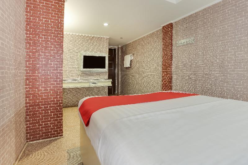 Oyo 191 Paradise Apartelle Hotel Manila Exterior photo
